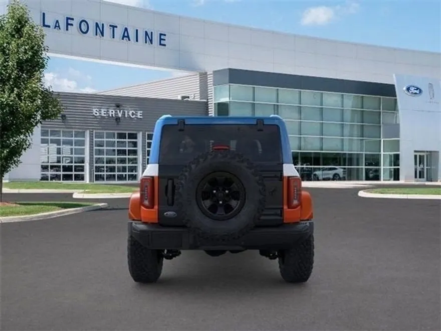2025 Ford Bronco First Edition photo 5