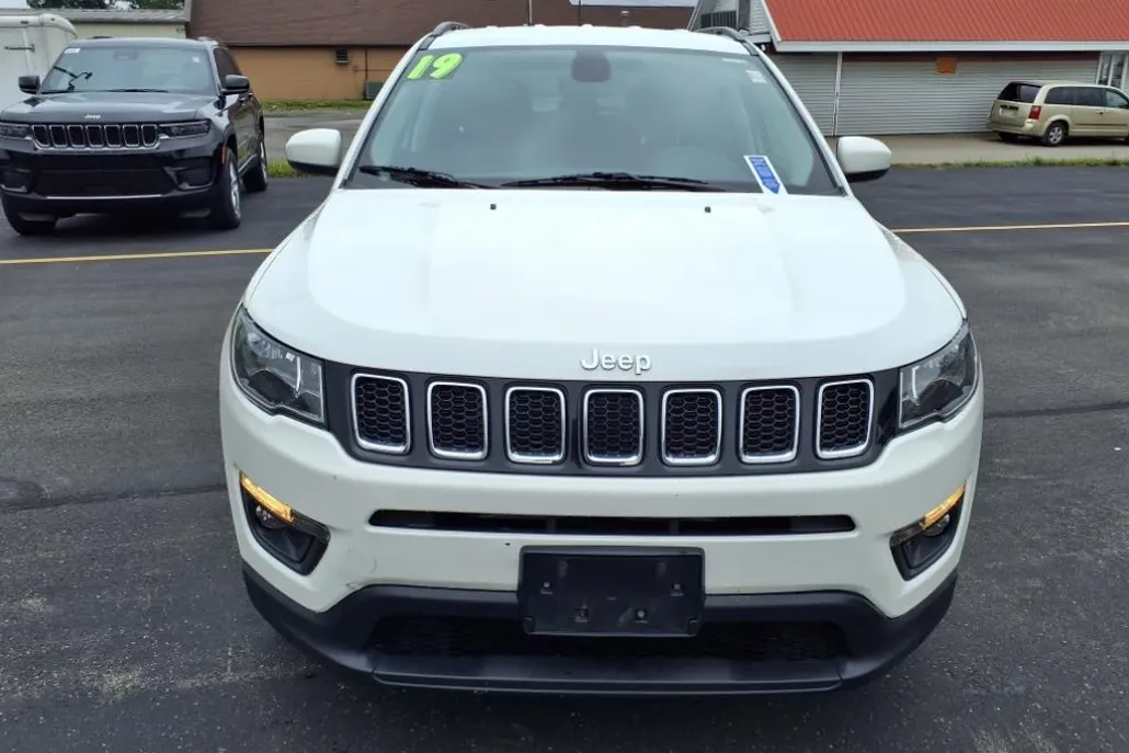 2019 Jeep Compass Latitude photo 1