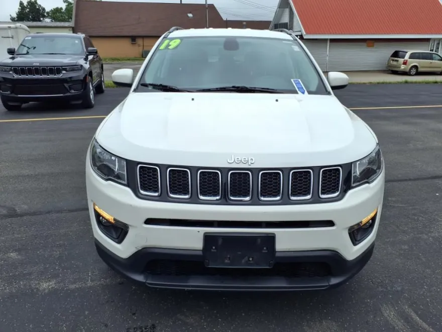 2019 Jeep Compass Latitude photo 1