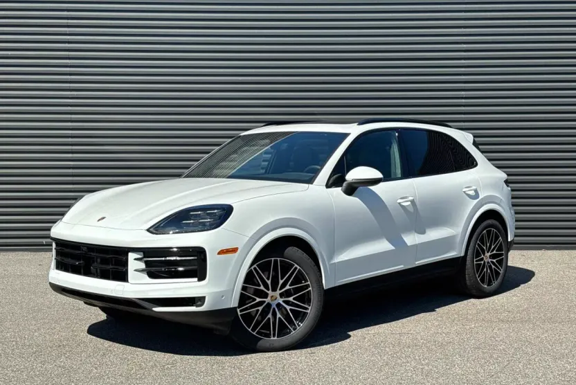 2025 Porsche Cayenne photo 1