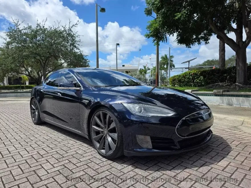 2013 Tesla Model S photo 1