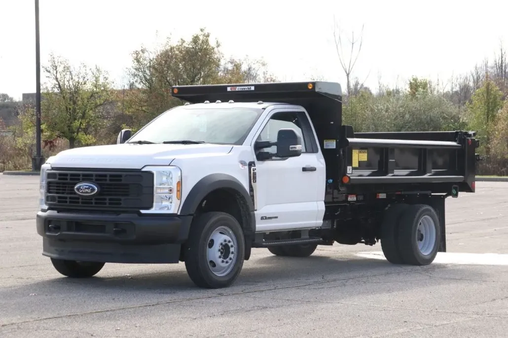 2025 Ford F-550 photo 1