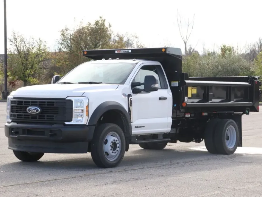 2025 Ford F-550 photo 1