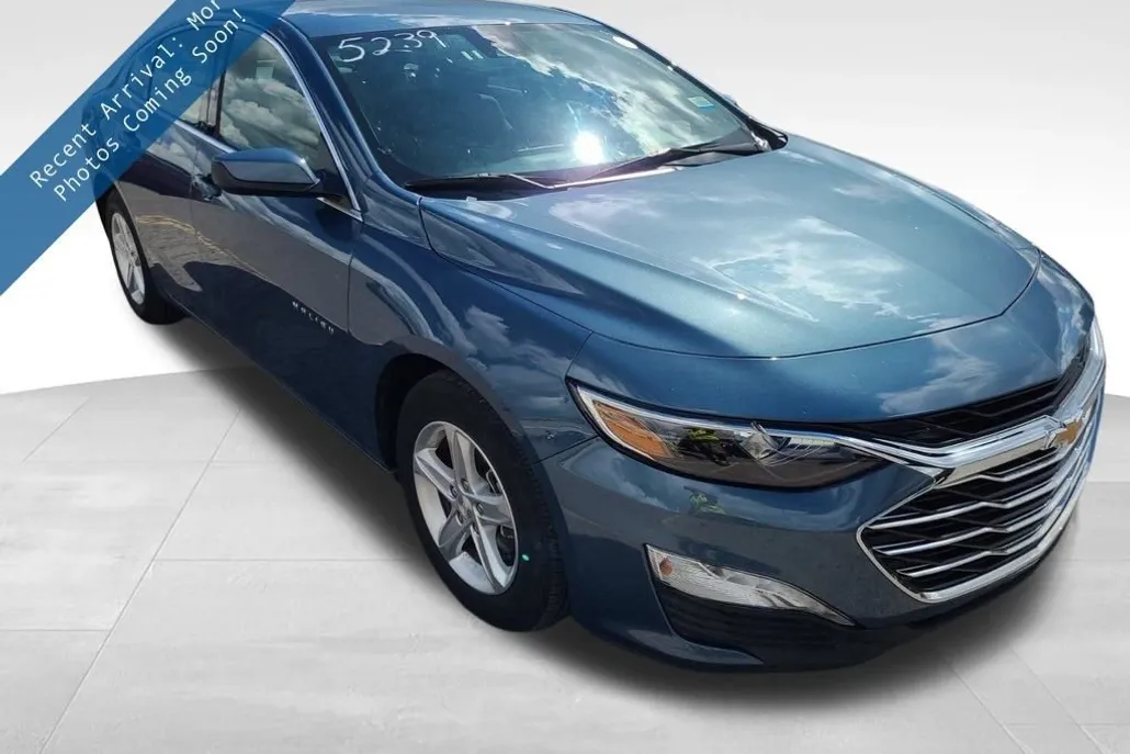 2024 Chevrolet Malibu 1LT photo 1