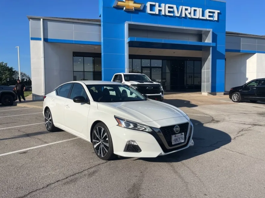 2022 Nissan Altima 2.5 SR photo 1
