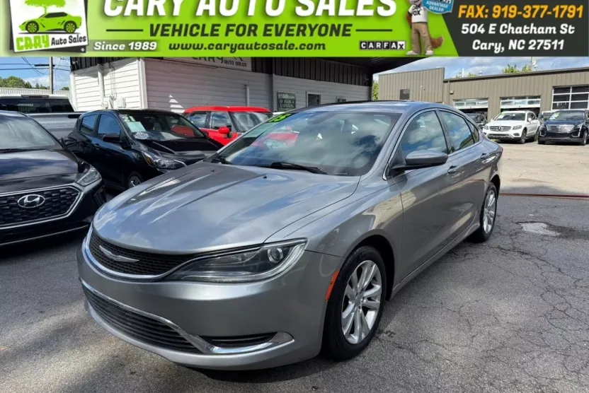 2015 Chrysler 200 Limited photo 1