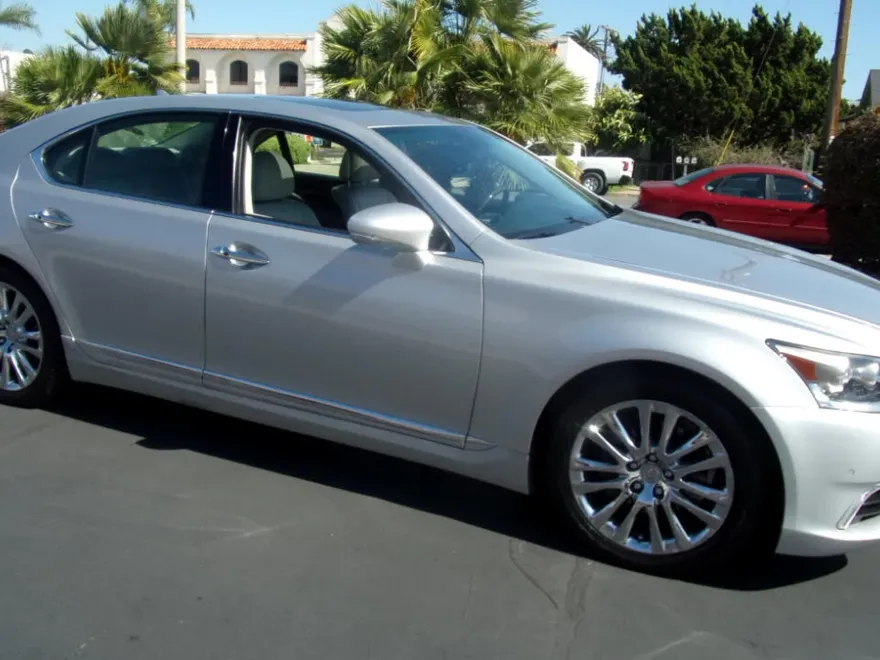 2013 Lexus LS 460 photo 1