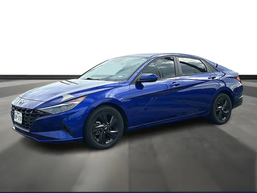 2023 Hyundai Elantra SEL photo 1