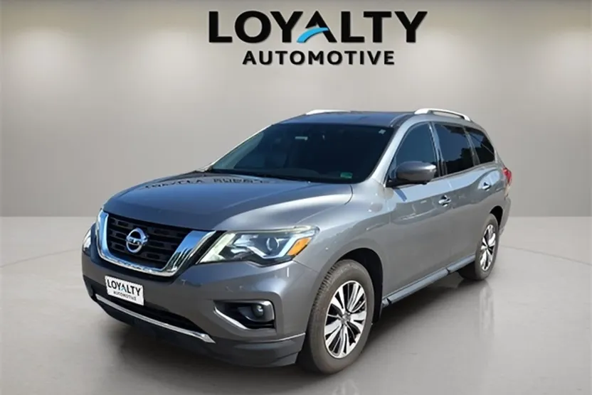 2018 Nissan Pathfinder SL photo 1