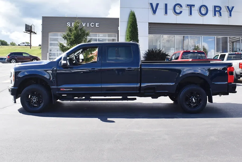 2024 Ford F-350 XLT photo 1