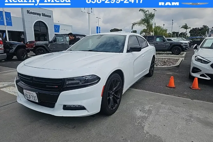 2018 Dodge Charger SXT Plus photo 1