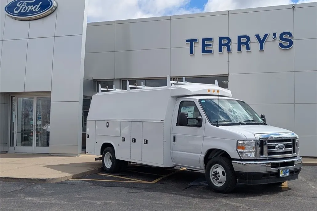 2025 Ford E-350 Base photo 1