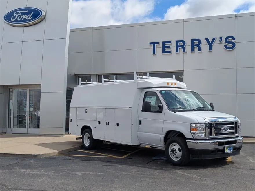 2025 Ford E-350 Base photo 1