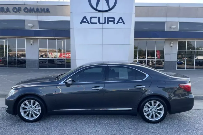 2011 Lexus LS 460 photo 1
