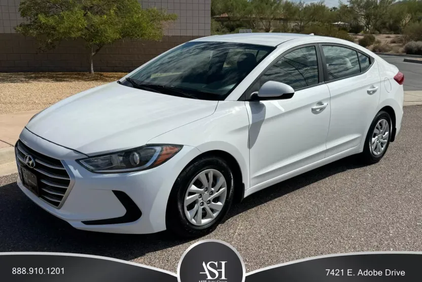 2017 Hyundai Elantra Base photo 1