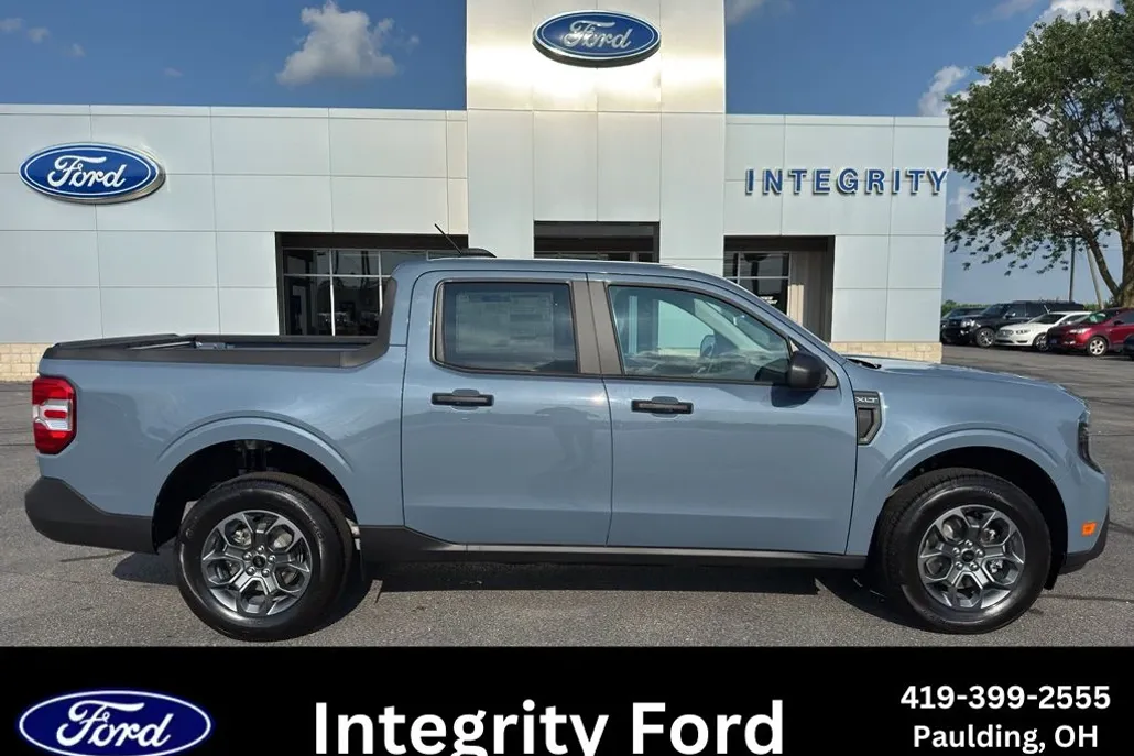 2025 Ford Maverick XLT photo 1