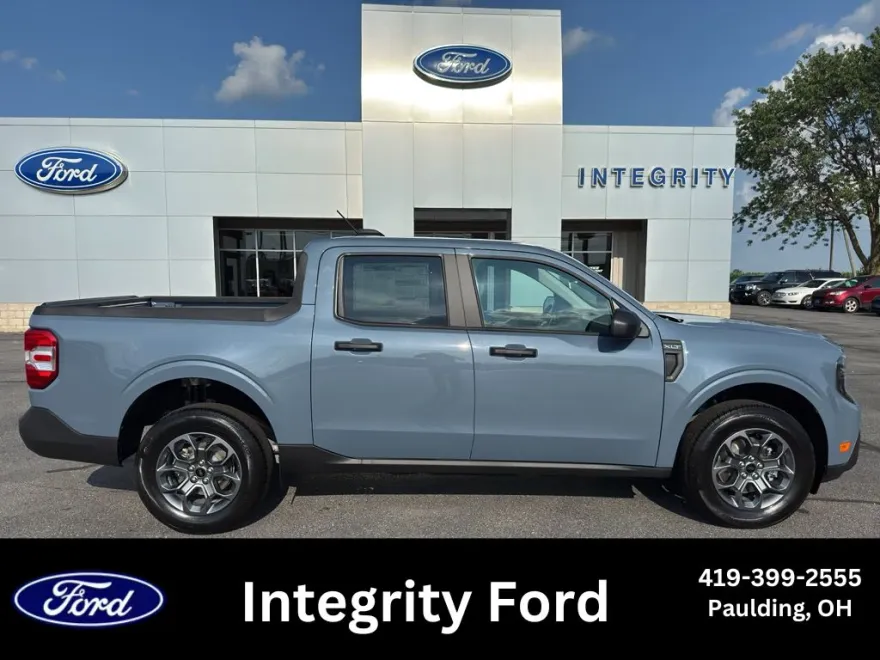 2025 Ford Maverick XLT photo 1