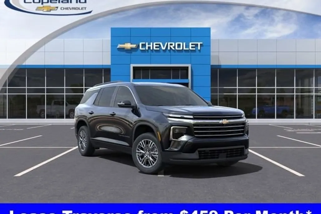 2025 Chevrolet Traverse photo 1