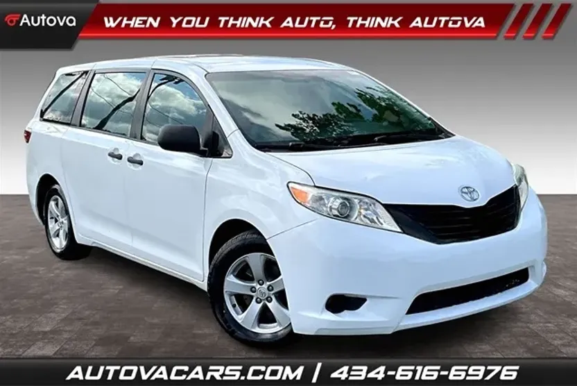 2017 Toyota Sienna L photo 1