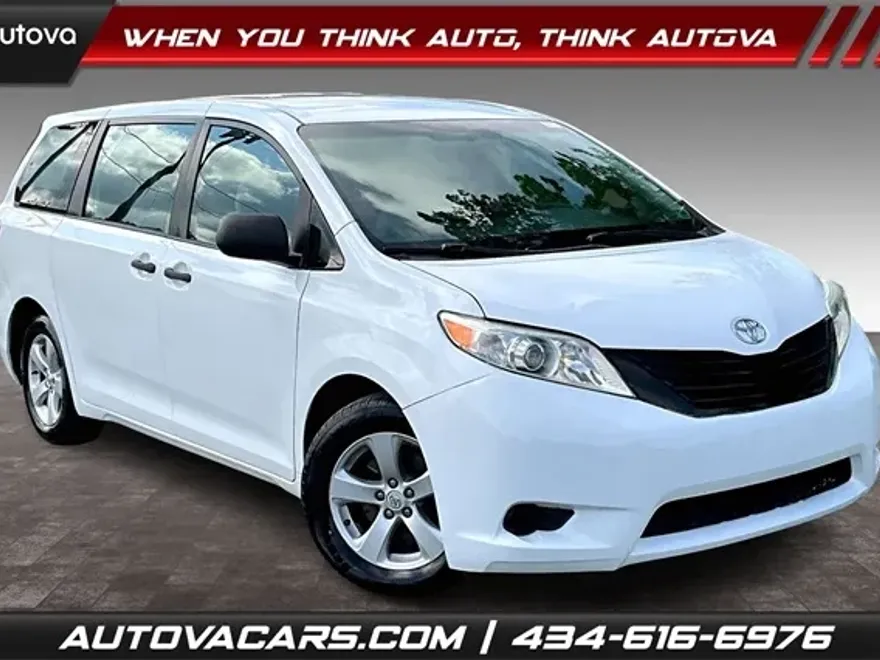 2017 Toyota Sienna L photo 1