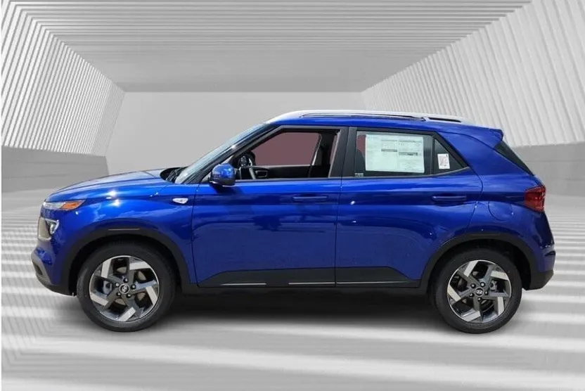 2025 Hyundai Venue SEL photo 1