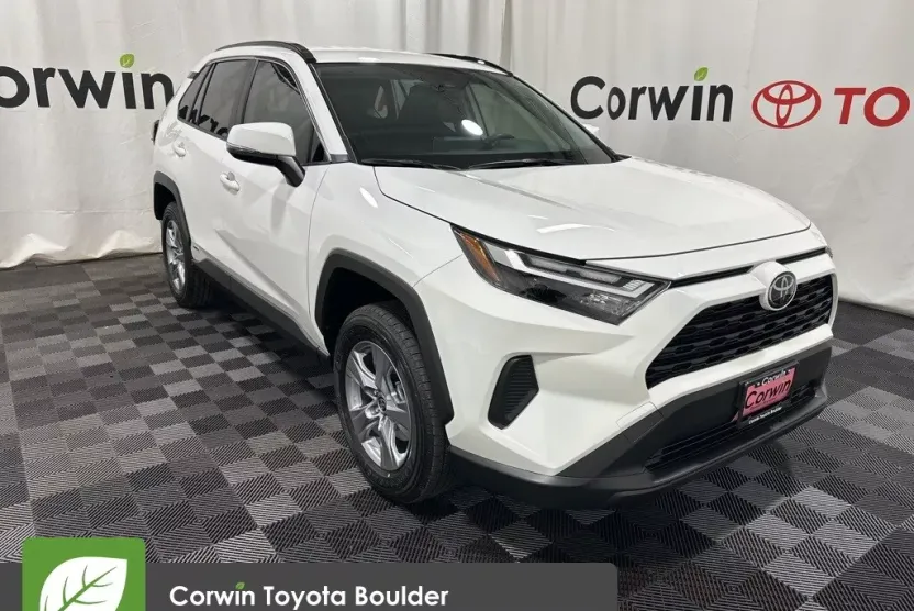 2025 Toyota RAV4 Hybrid LE photo 1
