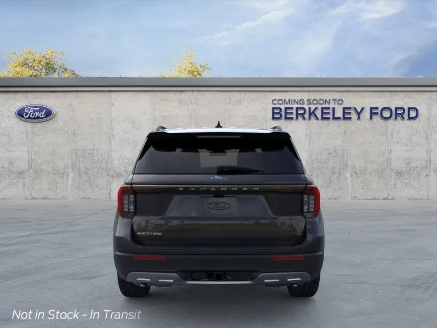 2025 Ford Explorer photo 1