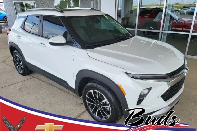 2024 Chevrolet Trailblazer LT photo 1