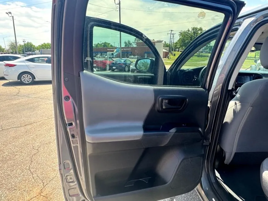 2021 Toyota Tacoma SR5 Double Cab photo 14