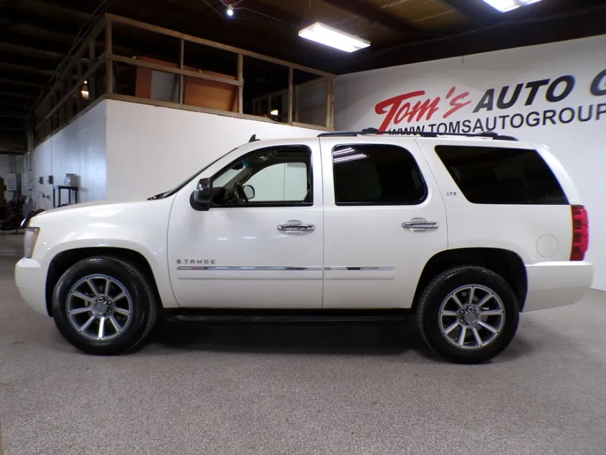 2009 Chevrolet Tahoe LTZ photo 1