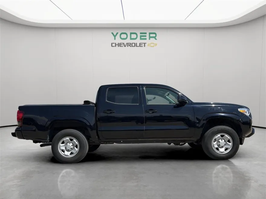 2022 Toyota Tacoma SR5 V6 4x4 photo 1