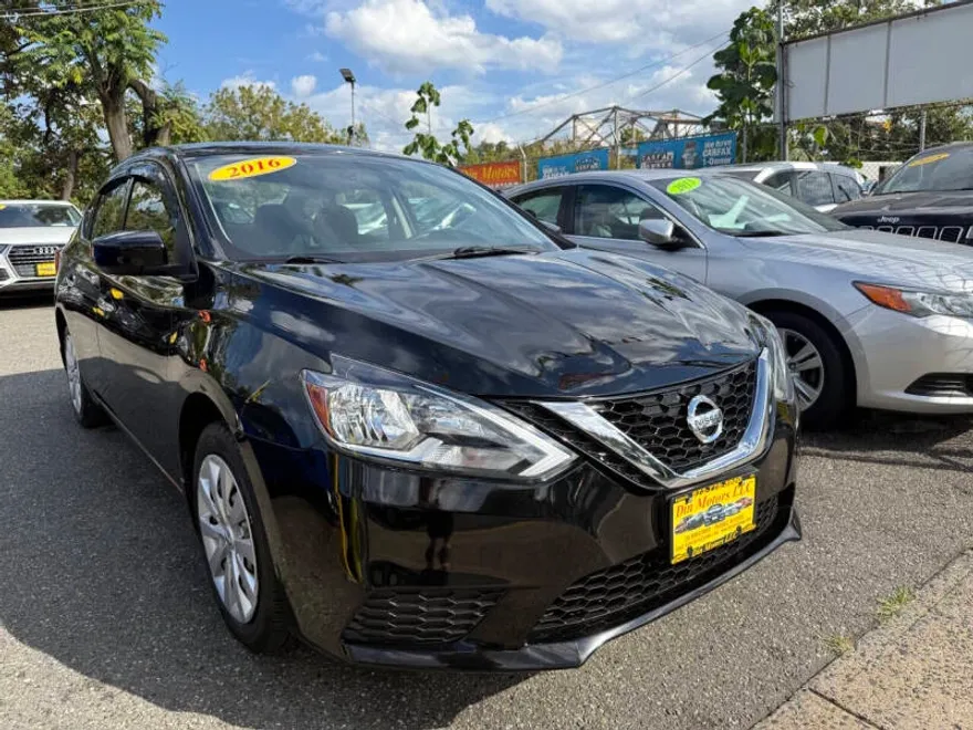 2016 Nissan Sentra SV photo 1