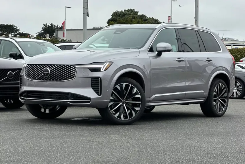 2026 Volvo XC90 B5 Plus photo 1