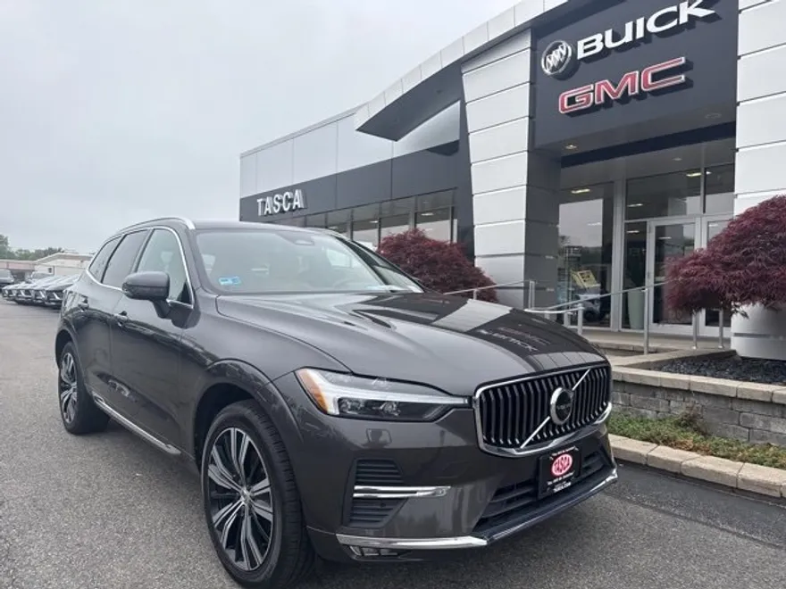 2022 Volvo XC60 B5 Inscription photo 1