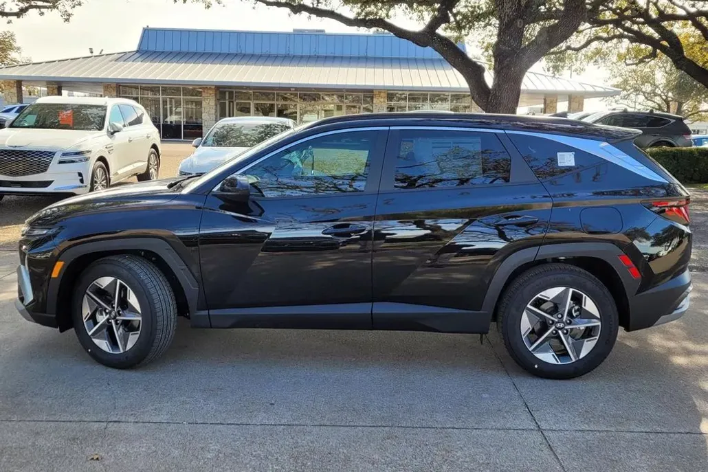 2025 Hyundai Tucson SEL photo 1