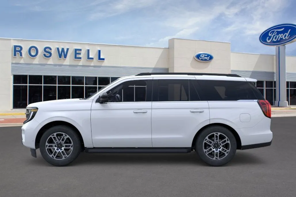 2025 Ford Expedition photo 1