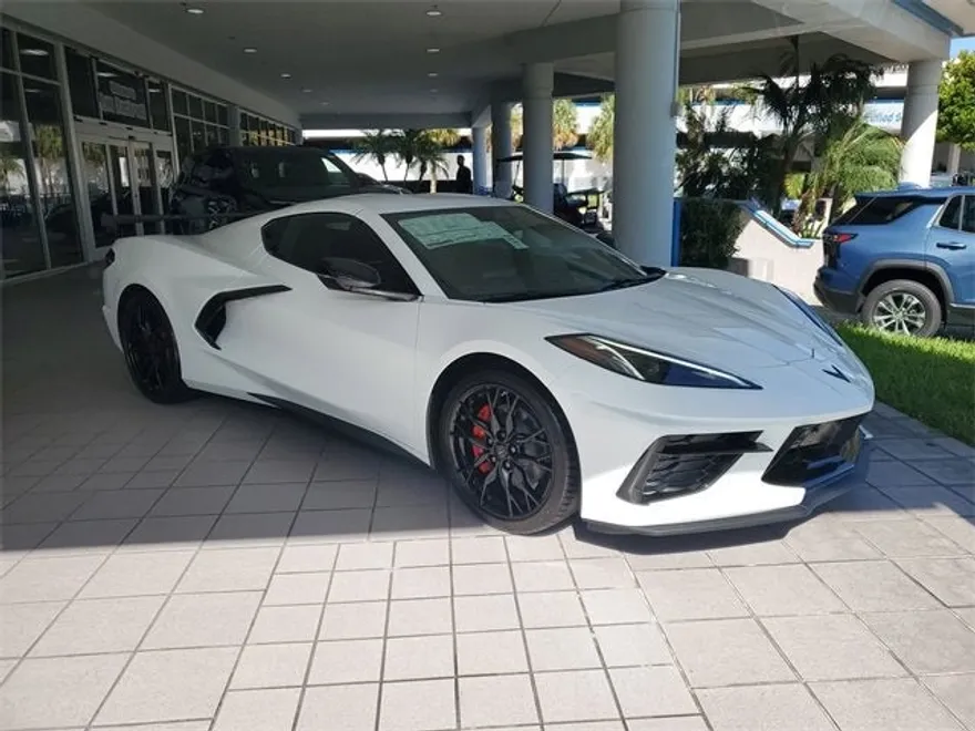2025 Chevrolet Corvette Stingray 2LT photo 1