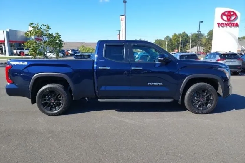 2022 Toyota Tundra Limited photo 1