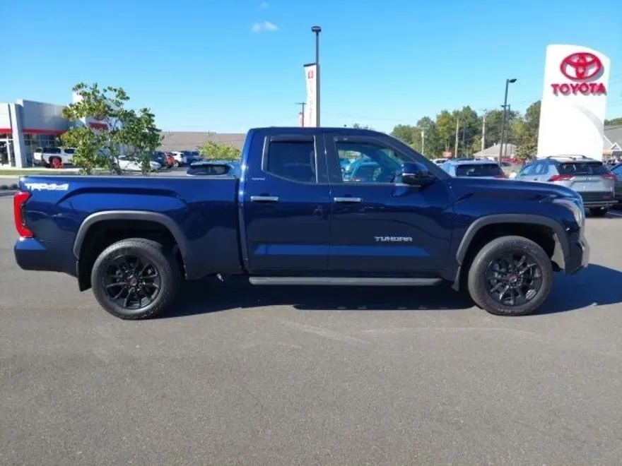 2022 Toyota Tundra Limited photo 1