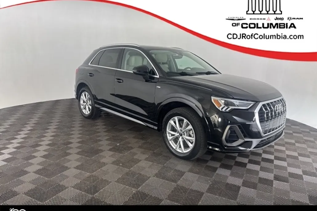 2023 Audi Q3 S line Premium photo 1