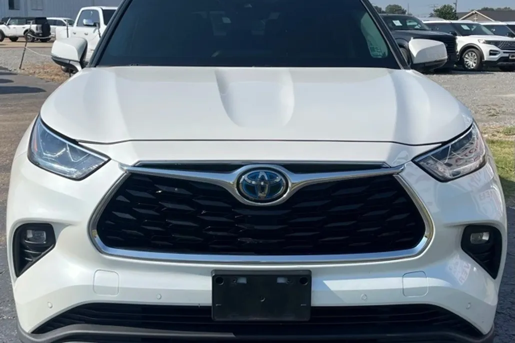 2021 Toyota Highlander Hybrid Limited photo 1
