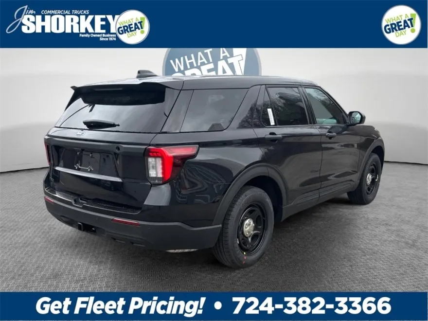 2025 Ford Explorer photo 1