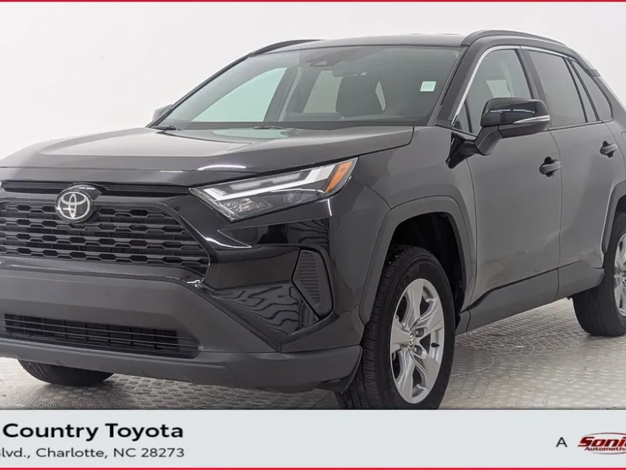 2024 Toyota RAV4 XLE photo 1