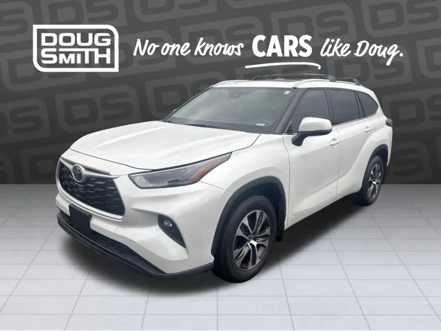 2022 Toyota Highlander XLE photo 1