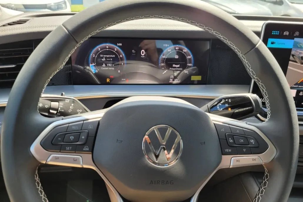 2025 Volkswagen Tiguan SE photo 1
