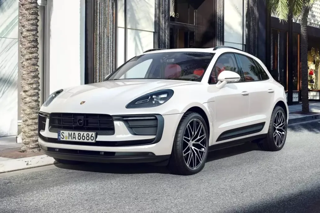 2025 Porsche Macan T photo 1