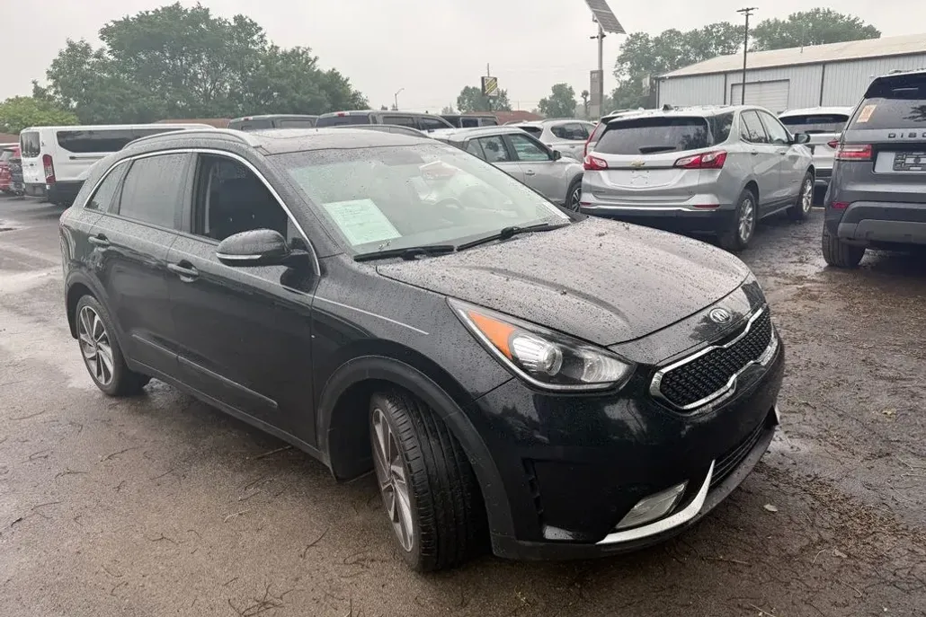 2017 Kia Niro Touring photo 1