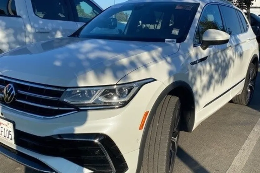 2022 Volkswagen Tiguan SEL Premium R-Line photo 1