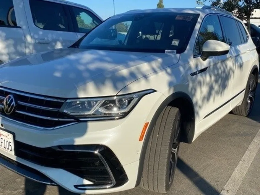 2022 Volkswagen Tiguan SEL Premium R-Line photo 1