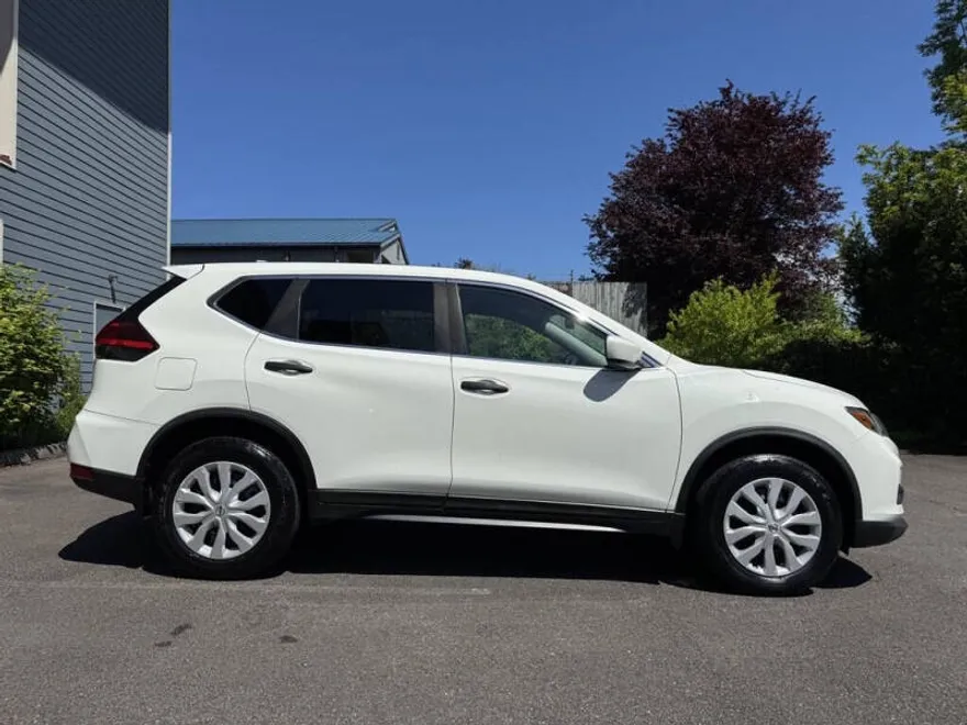 2017 Nissan Rogue S photo 1